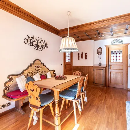 Casa Amalia, With Panoramic Terrace Cortina dʼAmpezzo